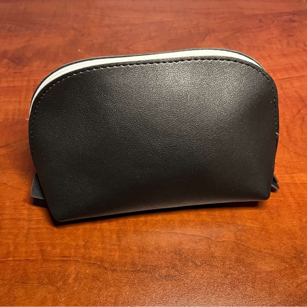 United Airlines Polaris Saks Fifth Avenue Amenity Kit